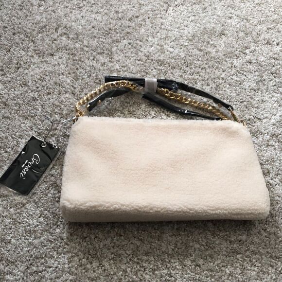 Forever 21 Handbags - Forever21 hand/shoulder Sherpa bag